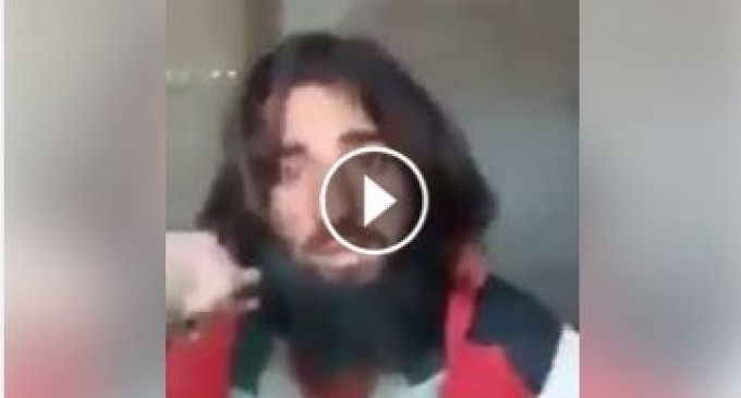 VIDÉO EXCLUSIVE JDF ===> Regardez ces 2 terroristes de Daesh capturés par les forces irakiennes, ces derniers ont trouvés des poux