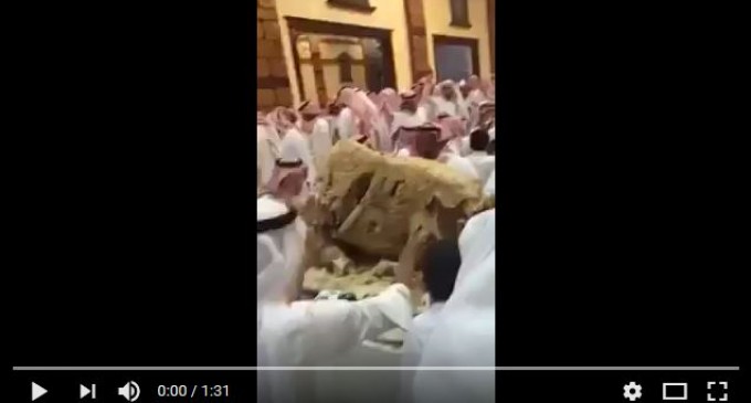 [Vidéo] | Festins de rois en Arabie saoudite, les 3/4 s&rsquo;en vont à la poubelle