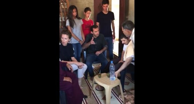 Bachar Al Assad et sa famille rendent visite à la famille d’un héros syrien blessé
