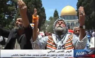 [Vidéo] | Des dizaines de milliers de palestiniens participent à la Journée Mondiale d’al-Qods à la mosquée Al-Aqsa