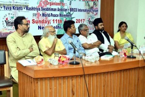 Des militants indiens animent une conférence contre la guerre au Yémen3