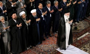 L'Ayatollah Khamenei préside la prière de l'Aïd Al Fitr à Téhéran.4