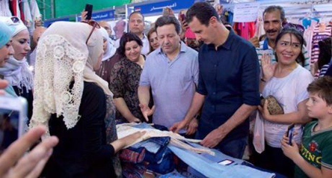 Le Président syrien Bachar al-Assad visite la foire « Made in Syrie » à Damas