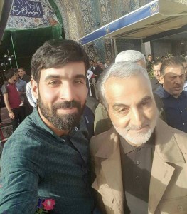 Le général iranien Qassam Soleymani visite le mausolée de l'Imam Hussein à Kerbala2