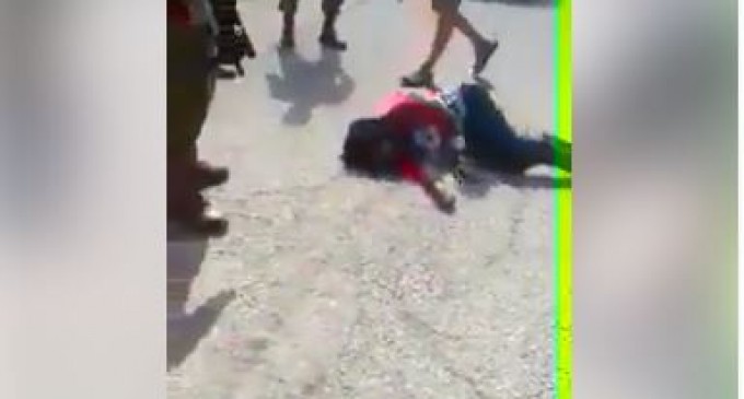 VIDÉO CHOC !!! Les sauvages soldats sionistes tirent sur une jeune palestinienne à Jénine, en Cisjordanie.