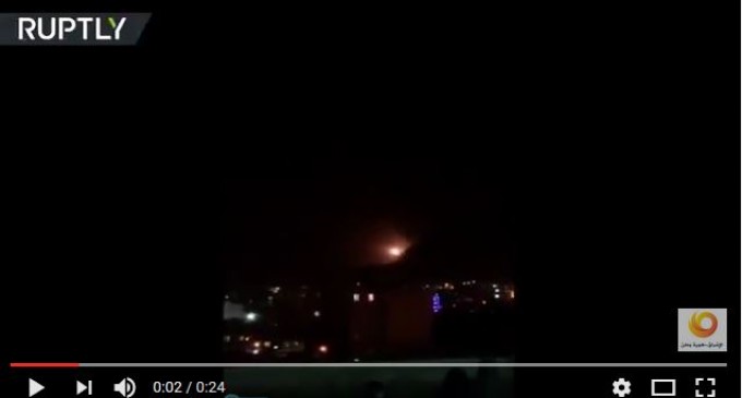 L’Iran bombarde avec des missiles balistiques des QG des bandes terroristes de Daesh à Deir Zor à l’est de la Syrie