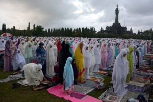 Voici quelques belles images de la prière de l’Aïd-al-fitr dans le monde4