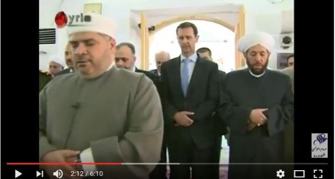 [Vidéo] | Le président Bachar al-Assad a effectué ce matin la prière de l’Aïd al-Fitr dans la mosquée Al-Nouri au centre de Hama