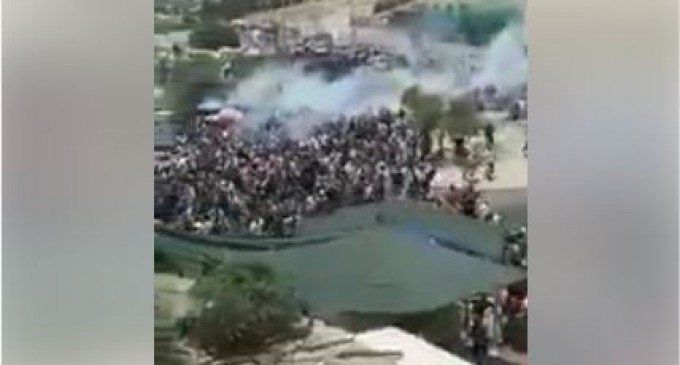 Attaques terroristes israélienne sur les serviteurs de la mosquée Al Aqsa il y a quelques heures