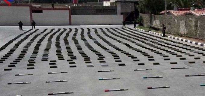 L’Armée Arabe Syrienne saisit une grosse quantité d’armes américaines et françaises dans le Qalamoun ouest