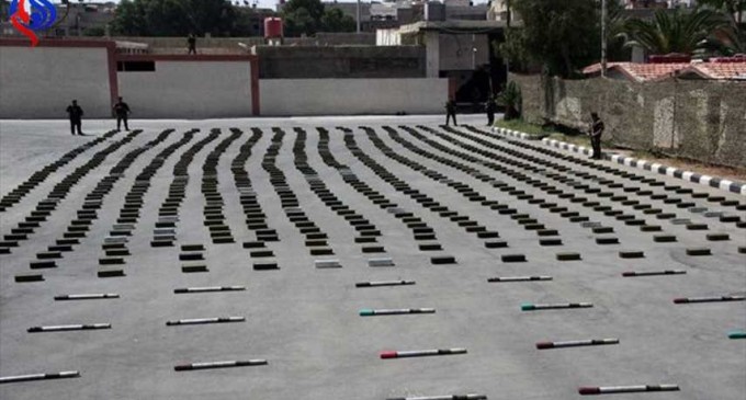 L’Armée Arabe Syrienne saisit une grosse quantité d’armes américaines et françaises dans le Qalamoun ouest