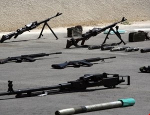 L'Arabe Arabe Syrienne saisit une grosse quantité d’armes américaines et françaises dans le Qalamoun ouest3