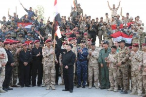 Le Premier Ministre Irakien Heydar Abadi lève le drapeau irakien dans le ciel de Mossoul et a annoncé la libération totale de Mossoul2
