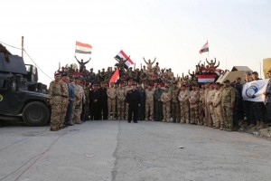 Le Premier Ministre Irakien Heydar Abadi lève le drapeau irakien dans le ciel de Mossoul et a annoncé la libération totale de Mossoul5