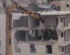 Les bulldozers de l’occupation israélienne ont démoli un immeuble résidentiel appartenant aux Palestiniens dans le village de Issawiya