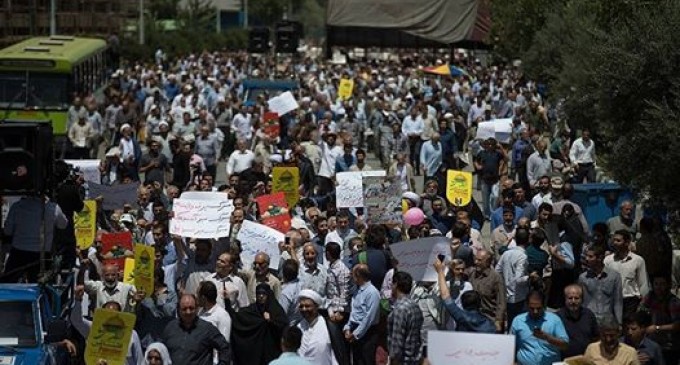 En images : Les iraniens sont sortis en masse pour protester contre l’agression que subit les Palestiniens à Al Qods Al Charif, après la prière du vendredi à Téhéran