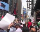 Une manifestation à Times Square – New York City en solidarité avec la mosquée Al Aqsa..