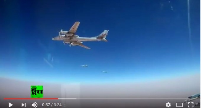 Des bombardiers russes frappent des positions de Daesh en Syrie avec de nouveaux missiles de croisière