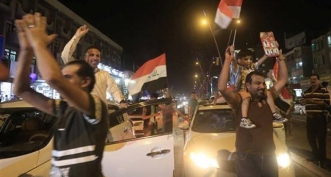 En images : Les habitants de Bagdad célèbrent la libération de Mossoul… Que voulez-vous dire à cette occasion ?