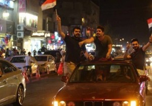 les habitants de Bagdad célèbrent la libération de Mossoul... Que voulez-vous dire à cette occasion 3
