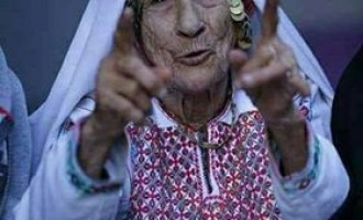 Elle disait toujours :  » je suis plus âgé que l’occupation sioniste. Je suis témoin que la Palestine est un état arabe ! »