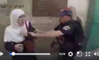 N’arrêtez jamais de partager cette vidéo ! Montrez au monde la brutalité de l’armée d’occupation israélienne contre les serviteurs palestiniens sans défense