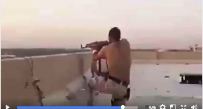 [Vidéo] | Regardez comment les soldats du régime saoudien attaquent les résidents d’Al Awamiyah