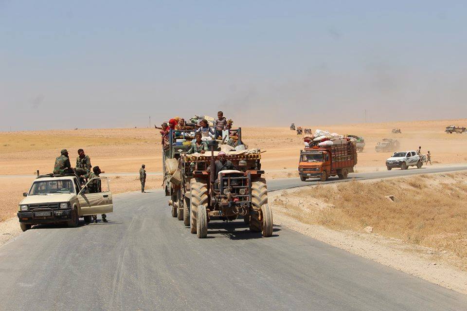 Sous la protection de l'armée Russie & Syrienne, 530 réfugiés sont retournés à Alep dans le camp de Manbij - Syrieé