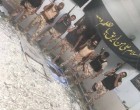 En images : les lâches soldats saoudiens s’exhibent fièrement dans une Husseiniya Al Awamiyah…écrasant un cadre du martyr Sheikh Al Nimr