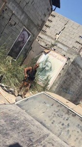 les lâches soldats saoudiens s'exhibent fièrement dans une Husseiniya Al Awamiyah3