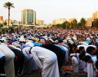 Des centaines de milliers de Palestiniens venus de toute la bande de Gaza, ont accomplis la prière de l’Aïd al Adha hier dans la place Saraya