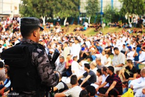 Des centaines de milliers de Palestiniens venus de toute la bande de Gaza, ont accomplis la prière de l'Aïd al Adha hier dans la place Saraya4