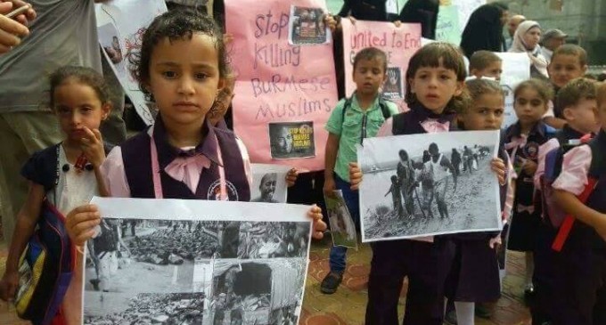 Les enfants palestiniens sont solidaires des Musulmans massacrés en Birmanie – Gaza.