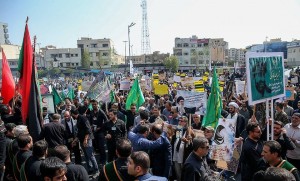 MANIFESTATIONS MONSTRES hier après la prière du vendredi à Téhéran 6