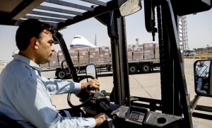 Plus de 100 tonnes d'aide iranienne ont été envoyées aux Musulmans Rohingyas dans un convoi de Téhéran au Bangladesh6