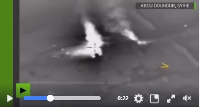 En vidéo : 1000 tonnes de munitions appartenant aux terroristes salafistes détruites par l&rsquo;aviation russe en Syrie