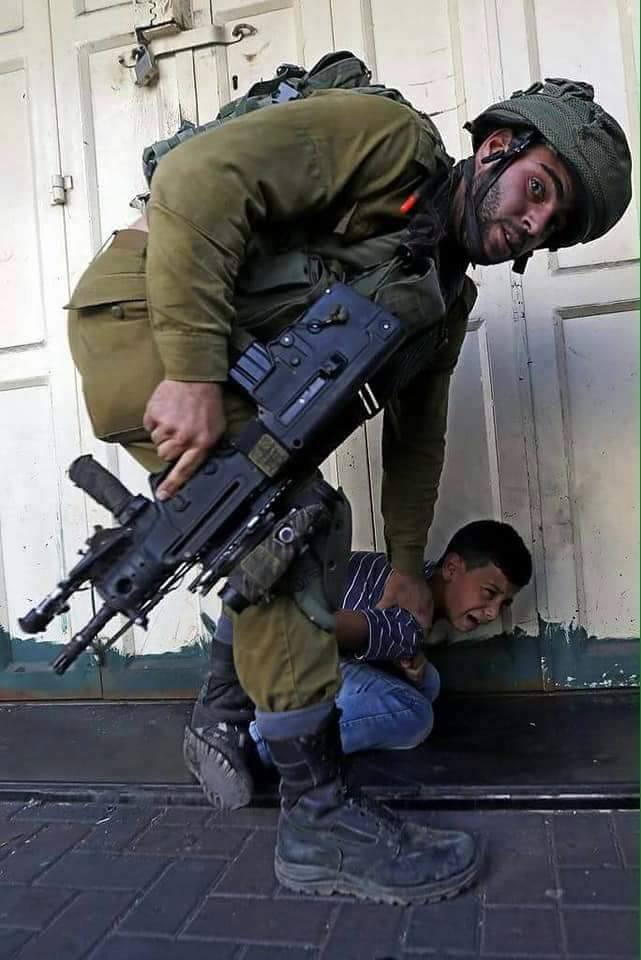 Des enfants palestiniens de 7 ans arretés hier à Al Khalil1