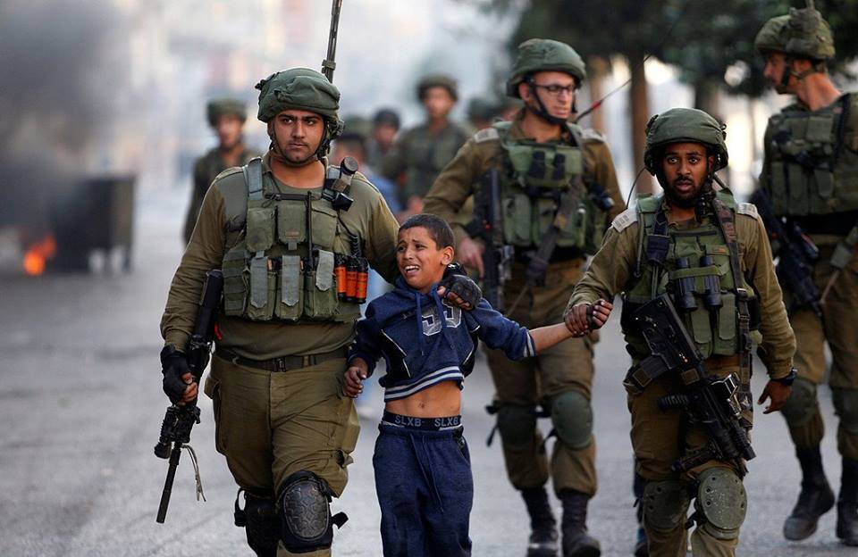 Des enfants palestiniens de 7 ans arretés hier à Al Khalil3