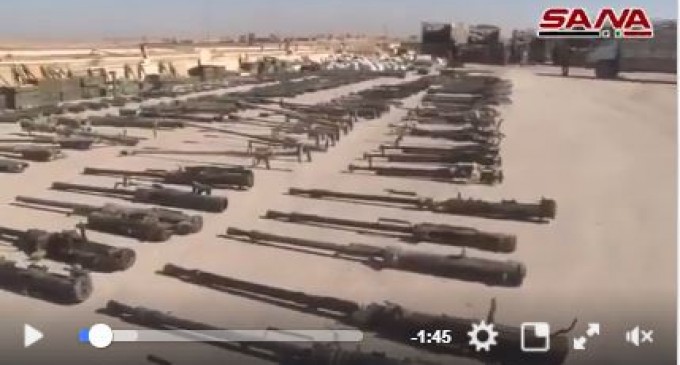 [Vidéo] | Il y a quelques jours, une quantité incroyable d&rsquo;armes appartenant à Daesh a été saisie par l&rsquo;Armée Arabe Syrienne dans la ville d&rsquo;Al Mayadeen