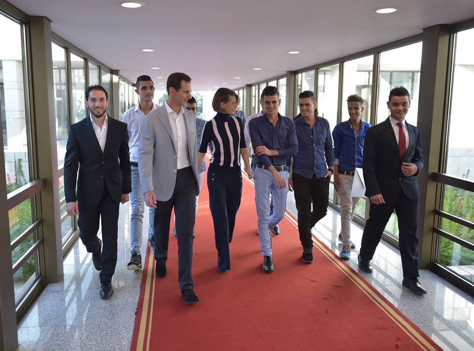 Le Président syrien Bachar al-Assad et son épouse rencontrent les jeunes étudiants syriens 1