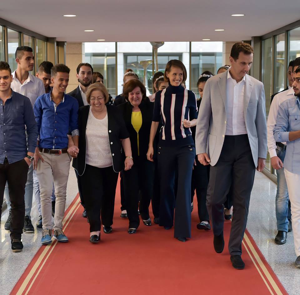 Le Président syrien Bachar al-Assad et son épouse rencontrent les jeunes étudiants syriens4