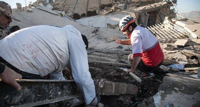 Des images de la province iranienne de Kermanshah, frontalière de l’Irak touchée par le violent séisme qui a fait plus de 300 morts et des milliers de victimes