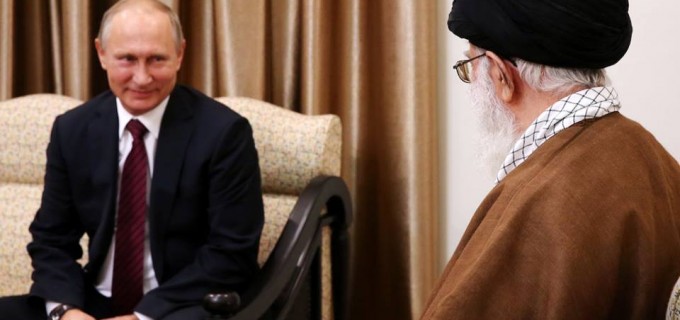 L’ayatollah Ali Khamenei reçoit le président Vladimir Poutine, aujourd’hui 1er novembre à Téhéran