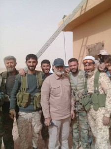 Le général iranien Qassem Soleimani actuellement à la frontière Syro-Irakienne avec les combattants syriens et irakiens... 1