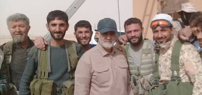 Le général iranien Qassem Soleimani actuellement à la frontière Syro-Irakienne avec les combattants syriens et irakiens…