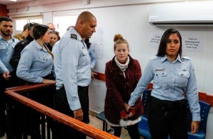 La détention d'Ahed Tamimi héroïne et icône de la lutte contre l’occupation a été de nouveau prolongée1