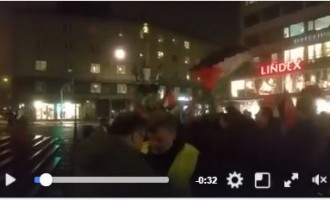 Malmö, Suède, en solidarité avec Jérusalem, la capitale de la Palestine, la nuit dernière