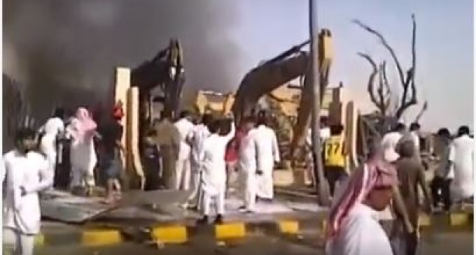 [Vidéo] | Regardez l’ampleur des dégâts dû au missile balistique lancé par la résistance yéménite contre le palais royal de Yamamah à Riyad (Arabie Saoudite)