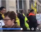 [Vidéo] | Les espagnoles organisent une manifestation devant le Parlement basque en Espagne pour demander l’arrêt de l’exportation d’armes espagnoles vers l’Arabie Saoudite par le port de Bilbao.