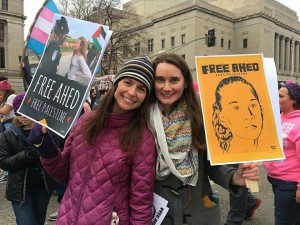 Des femmes manifestent à Saint Louis (Etats-Unis) en solidarité avec Ahed Tamimi4